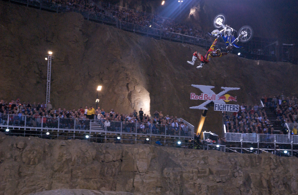 x-fighters10